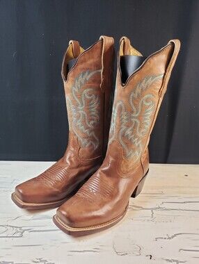 Nocona 'Bluebonnet' Cutter Toe Cowboy Boots in Premium Leather- Women's size 6 B